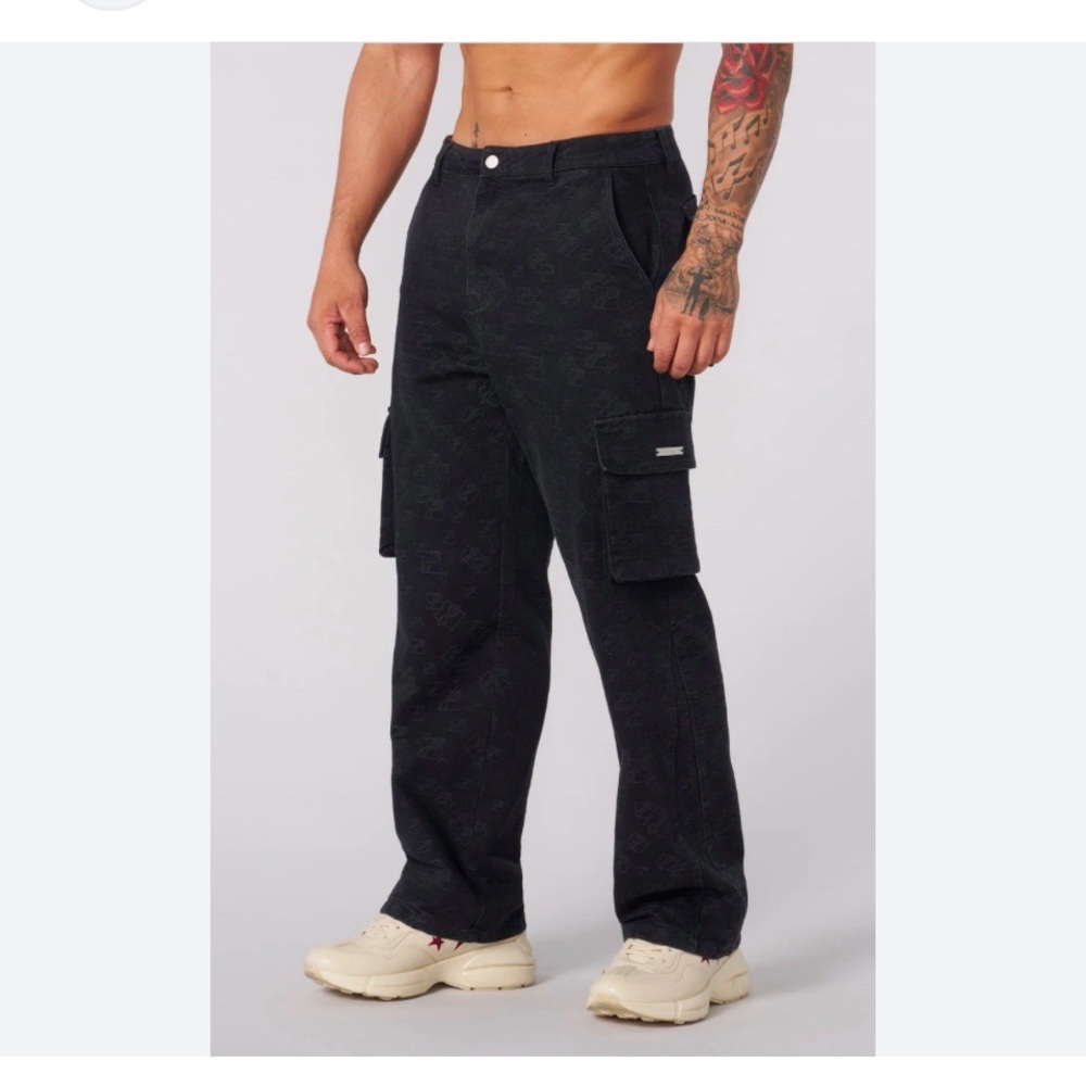 NEW with tags: Men’s Youngla 6028 - Streetwear Baggy Jean Color Black